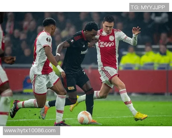 吉达伊蒂哈德与扎巴汉的巅峰对决展现足球魅力与激情的较量 吉达伊蒂哈德与扎巴汉的巅峰对决展现足球魅力与激情的较量