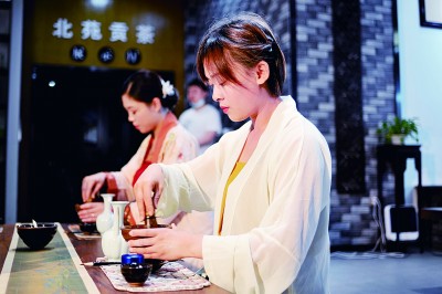 ob体育小茶叶成为农村强盛“金叶子”(图3)