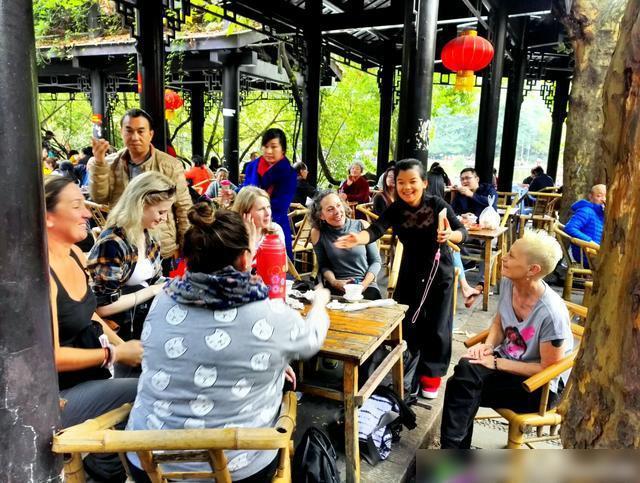 英邦ob体育旅客正在中邦买茶叶“遭拒”老板：没云云卖过(图3)